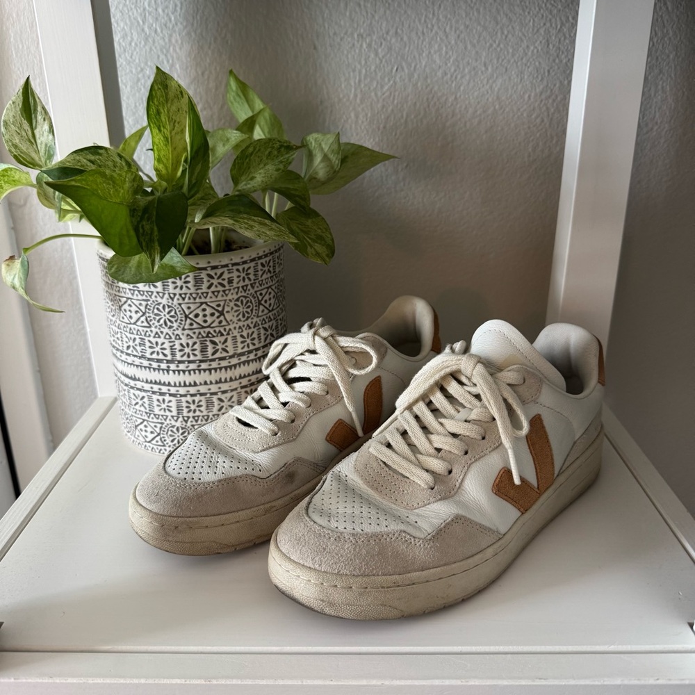 Veja Sneakers V 90 Style